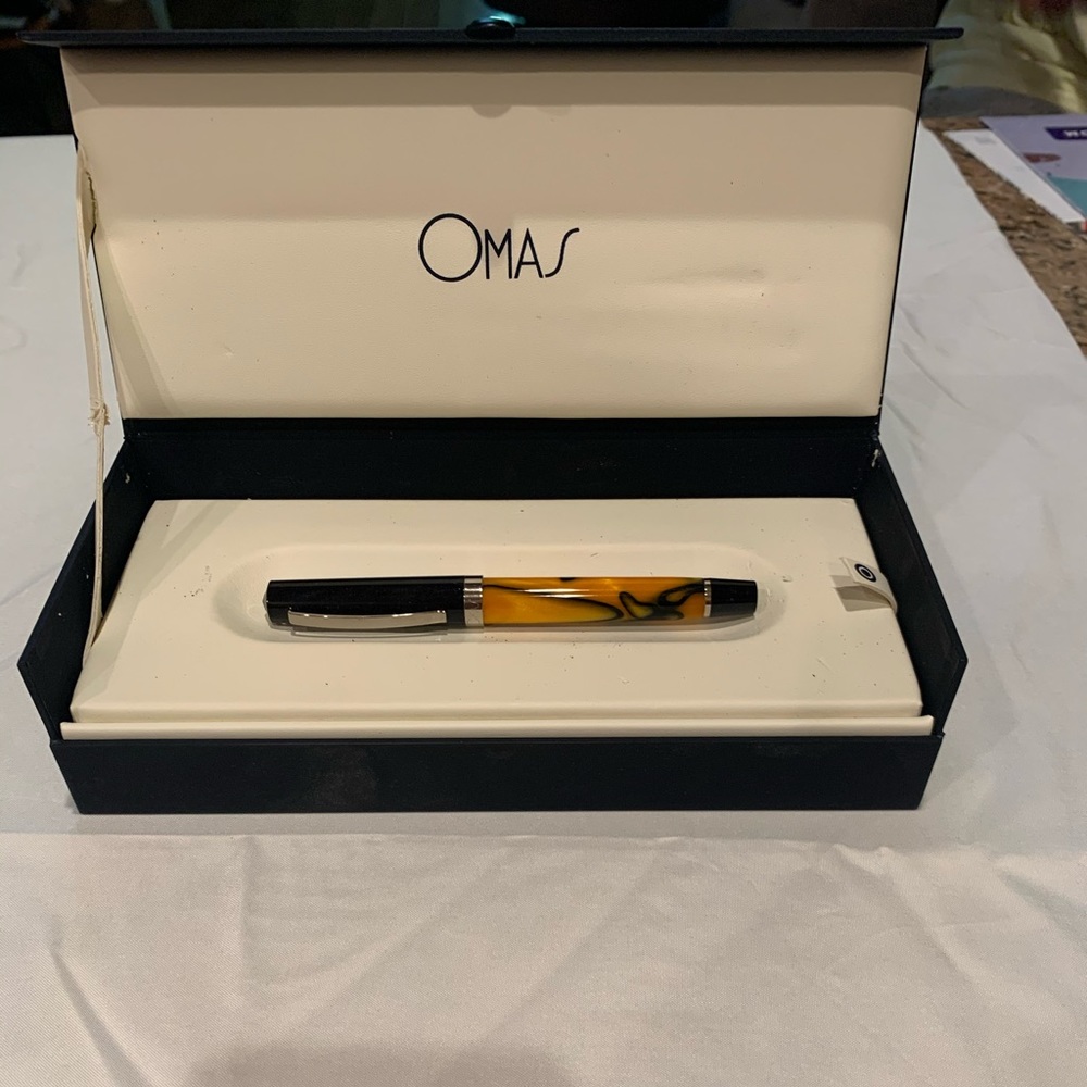 Mint condition Omas Bologna Rollerball